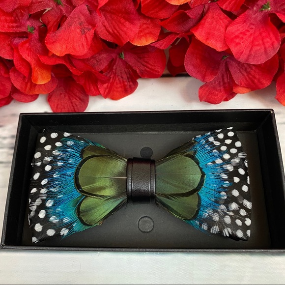 Handmade Blue and Green Spotted Feather Bow Tie Boutonnière Lapel Pin Set - Picture 4 of 12